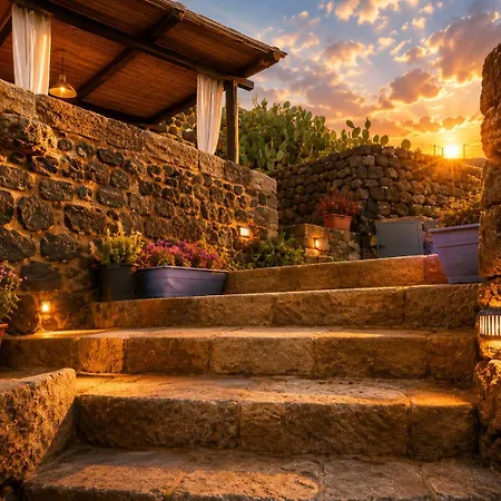 Apartment Dammuso Le Cupole Scauri (Sicily)