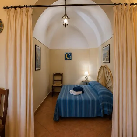 Dammuso Le Cupole * Scauri (Sicily)